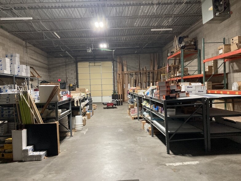 1722 Church St, Holbrook, NY à vendre - Photo intérieure - Image 3 de 8