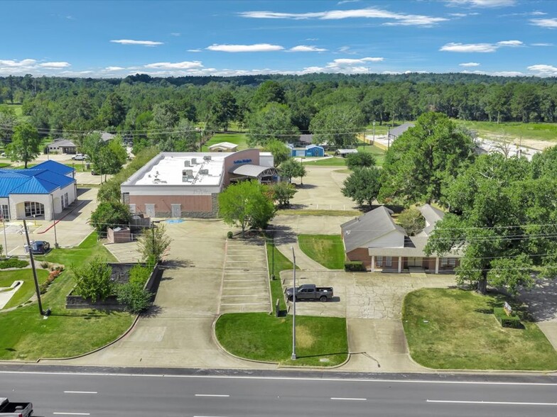 700 S John Redditt Dr, Lufkin, TX à vendre - Photo du bâtiment - Image 2 de 15