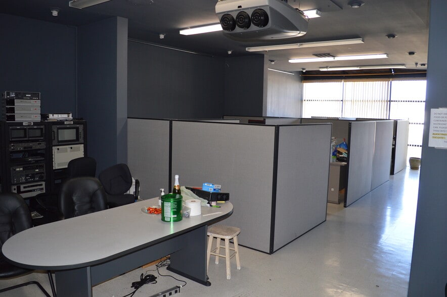 6147 Geary Blvd, San Francisco, CA for lease - Interior Photo - Image 3 of 12