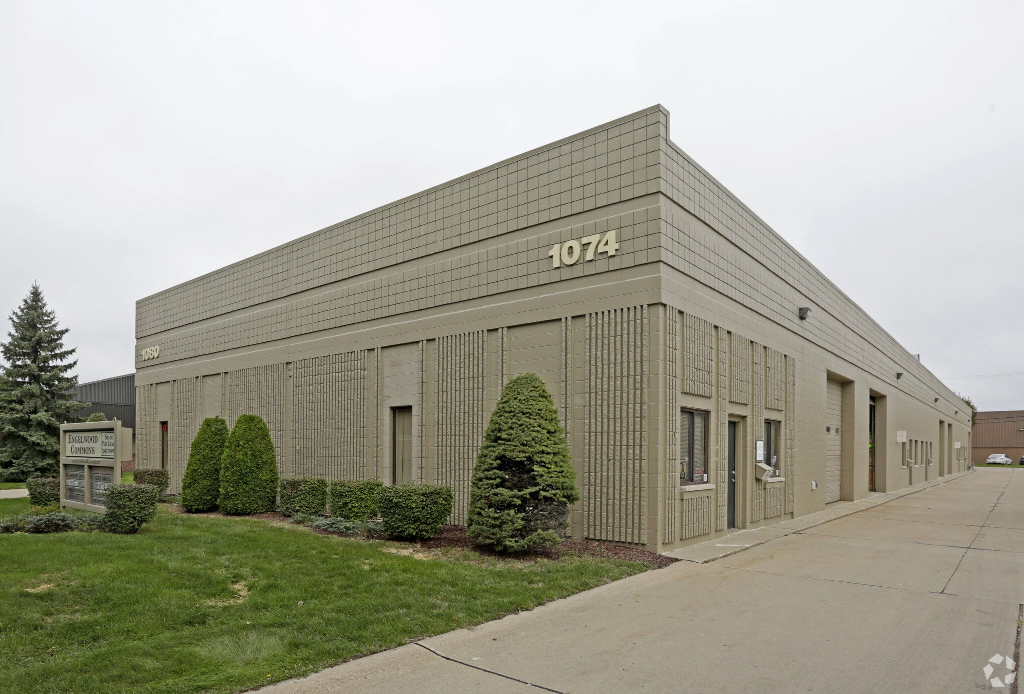 1074-1080 Centre Rd, Auburn Hills, MI for lease Building Photo- Image 1 of 4