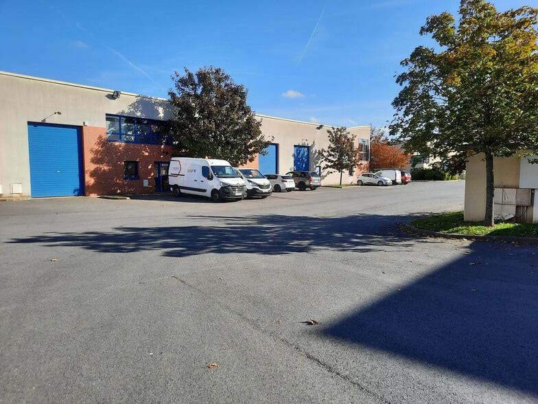 Flex in for lease - Building Photo - Image 3 of 4