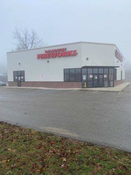 330 Adams St, Newaygo, MI à vendre - Photo du bâtiment - Image 2 de 15