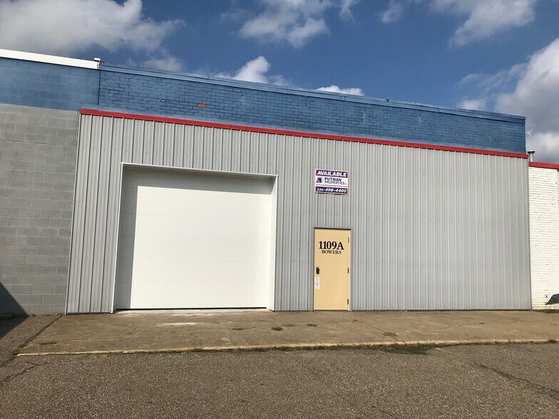 1109-1139 Bowers Ave NW, New Philadelphia, OH à louer - Photo du bâtiment - Image 2 de 4