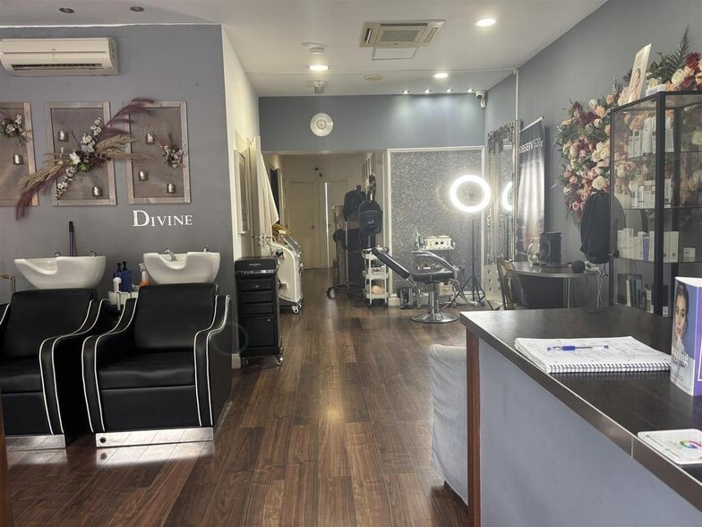 Joel St, Northwood à louer - Photo du bâtiment - Image 1 de 10