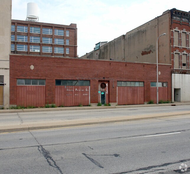 412 SW Washington St, Peoria, IL for lease - Building Photo - Image 2 of 2