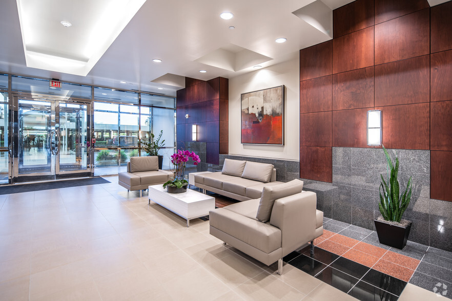 2701 Dallas Pky, Plano, TX for lease - Lobby - Image 3 of 11