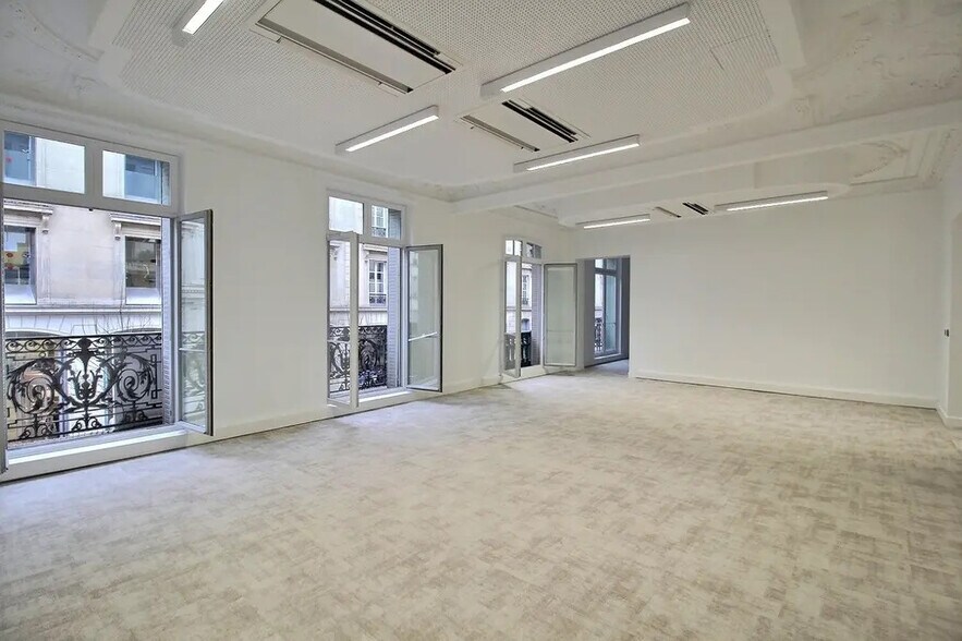 46 Rue De Londres, Paris for lease - Building Photo - Image 3 of 11