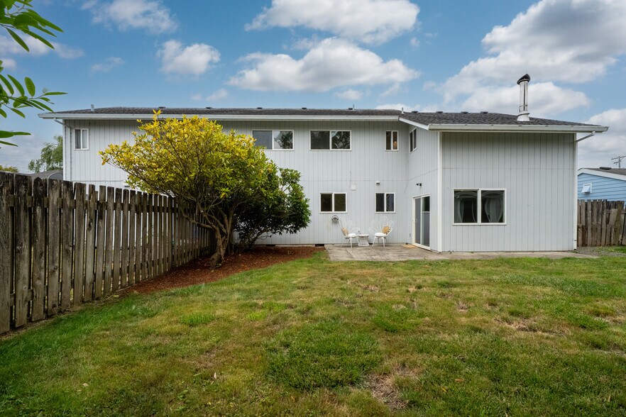 1009-1011 Grove Ave, Tillamook, OR à vendre - Photo du bâtiment - Image 3 de 41