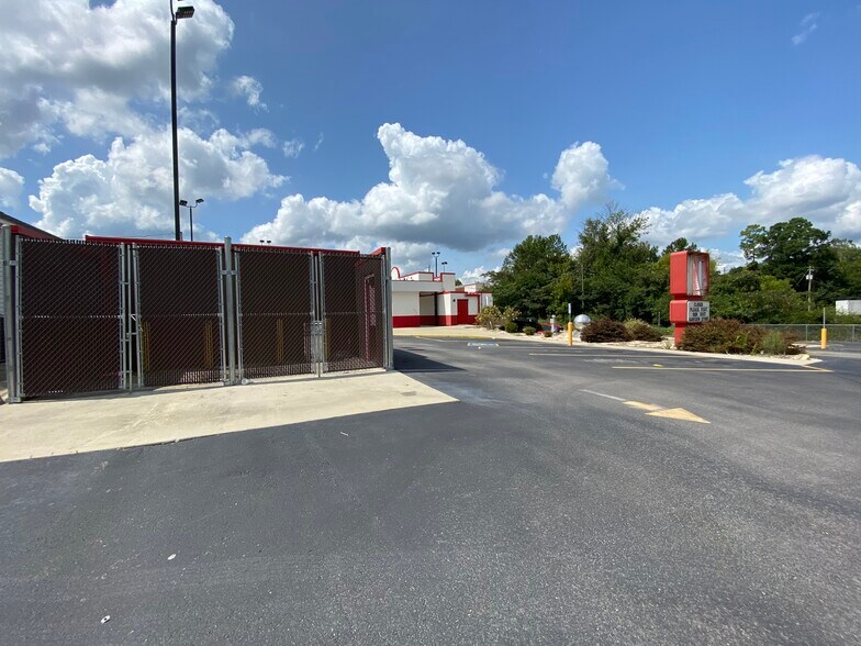 3329 Rainbow Dr, Rainbow City, AL à vendre - Photo du bâtiment - Image 3 de 40