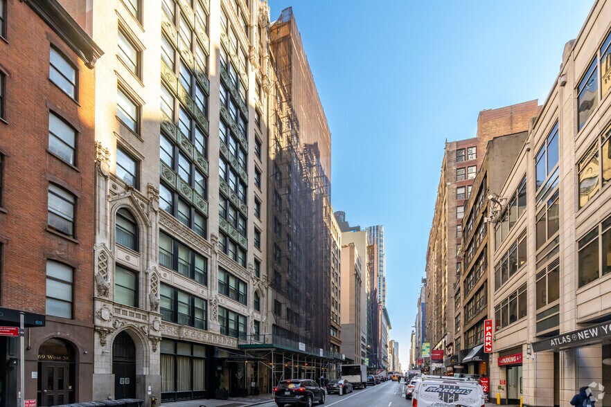 57 W 38th St, New York, NY à louer - Photo du bâtiment - Image 2 de 2