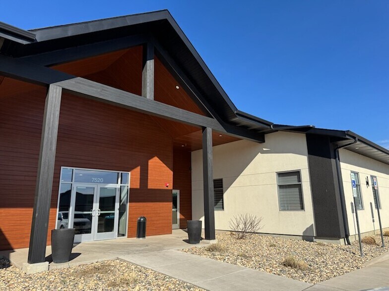 7520 S Grand Arbor Ct, Sioux Falls, SD à louer - Photo du bâtiment - Image 2 de 7