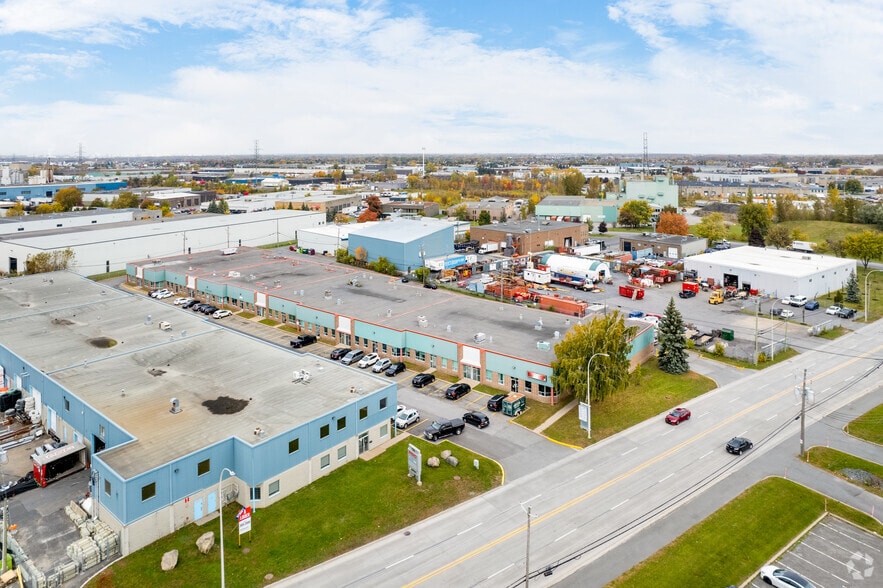 135 Ch du Tremblay, Boucherville, QC à louer - Aérien - Image 2 de 5