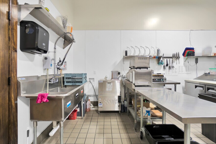 1136 Main St, Commerce, TX for sale - Interior Photo - Image 3 of 20