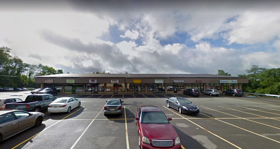 6080-6111 Steubenville Pike, McKees Rocks, PA for lease - Building Photo - Image 2 of 7