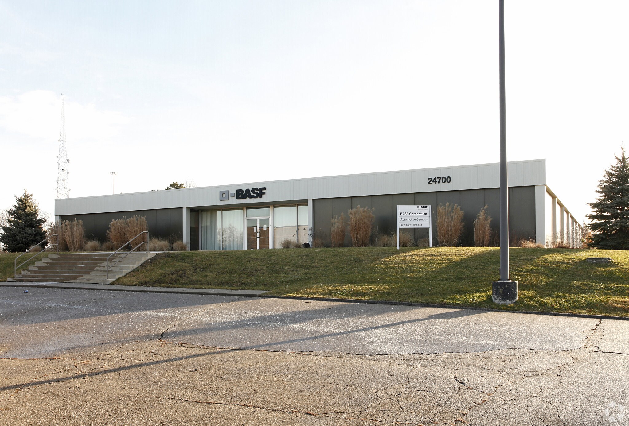 24700 W 11 Mile Rd, Southfield, MI à vendre Photo principale- Image 1 de 15