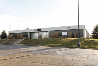 Plus de détails pour 24700 W 11 Mile Rd, Southfield, MI - Bureau à vendre