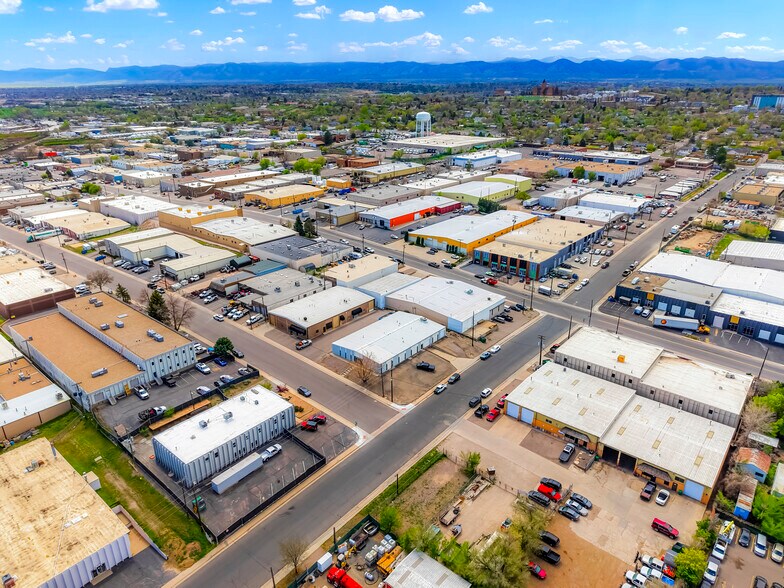 1900 W Yale Ave, Englewood, CO à vendre - Photo du bâtiment - Image 2 de 7