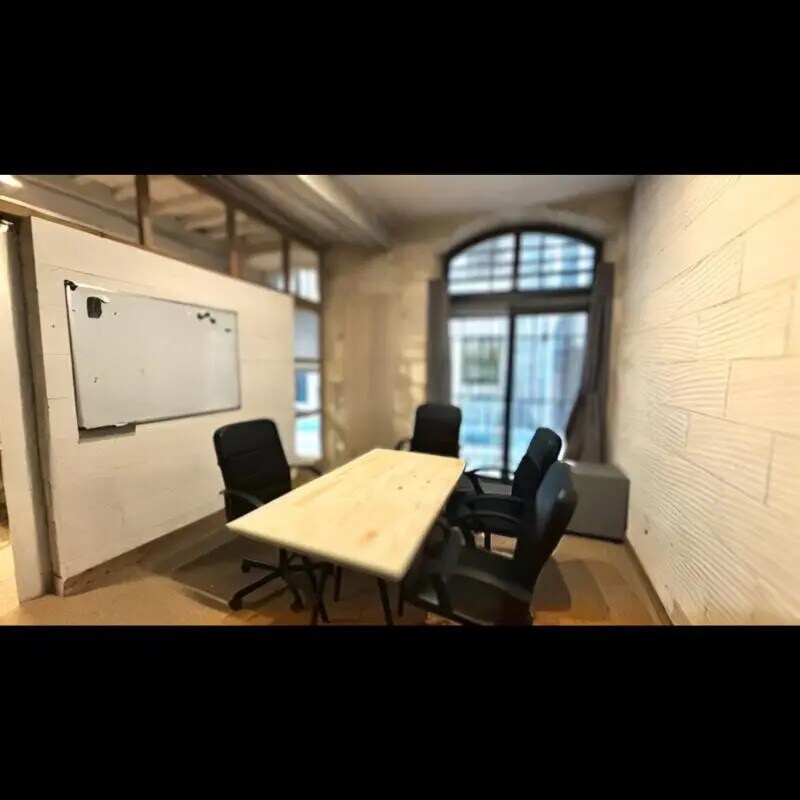 Bureau dans Bordeaux à louer Photo intérieure- Image 1 de 4