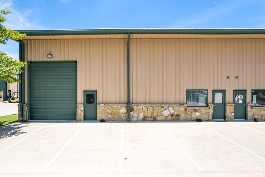 124 Rose Ln, Frisco, TX for lease - Building Photo - Image 3 of 35