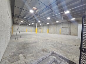 7212-7282 NW 33rd St, Miami, FL for lease Interior Photo- Image 2 of 3