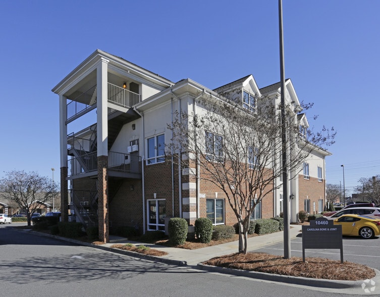 10460 Park Rd, Charlotte, NC for lease - Primary Photo - Image 1 of 8