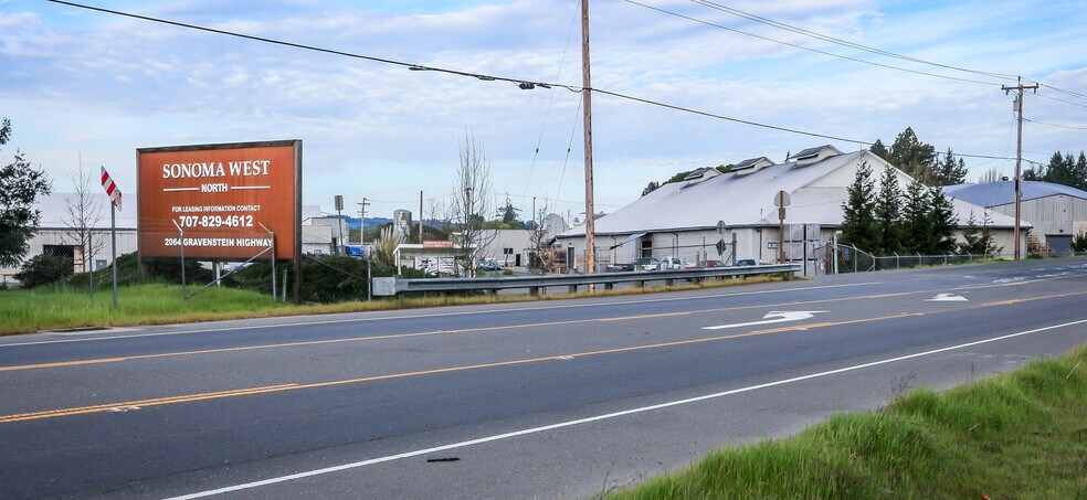 2064 Gravenstein Hwy N, Sebastopol, CA à louer - Photo du bâtiment - Image 2 de 4