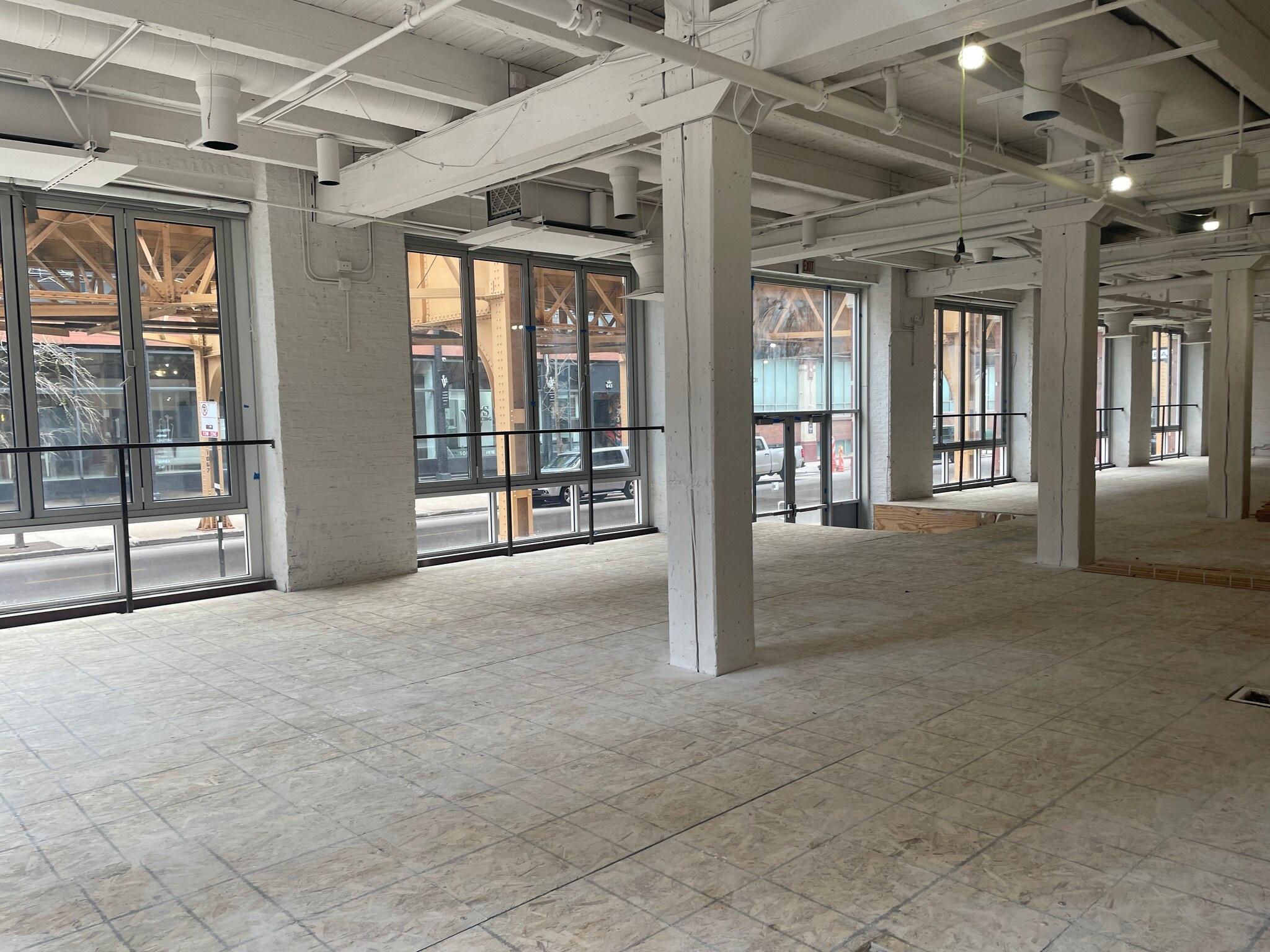 303 W Erie St, Chicago, IL for lease Interior Photo- Image 1 of 5
