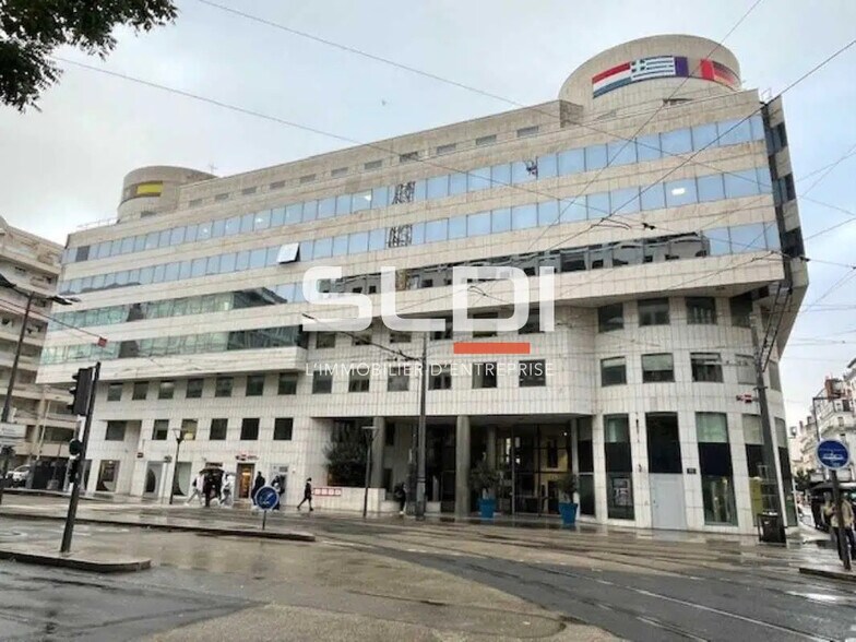 Retail in Lyon for sale - Building Photo - Image 1 of 8