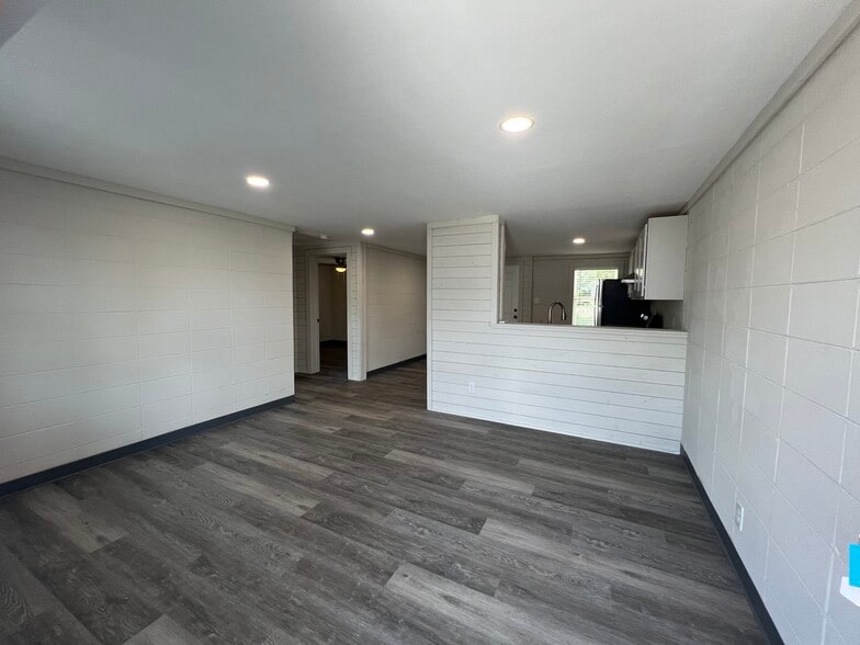 1101 - 1106 Chappell St, Dudley, GA for sale - Interior Photo - Image 3 of 14