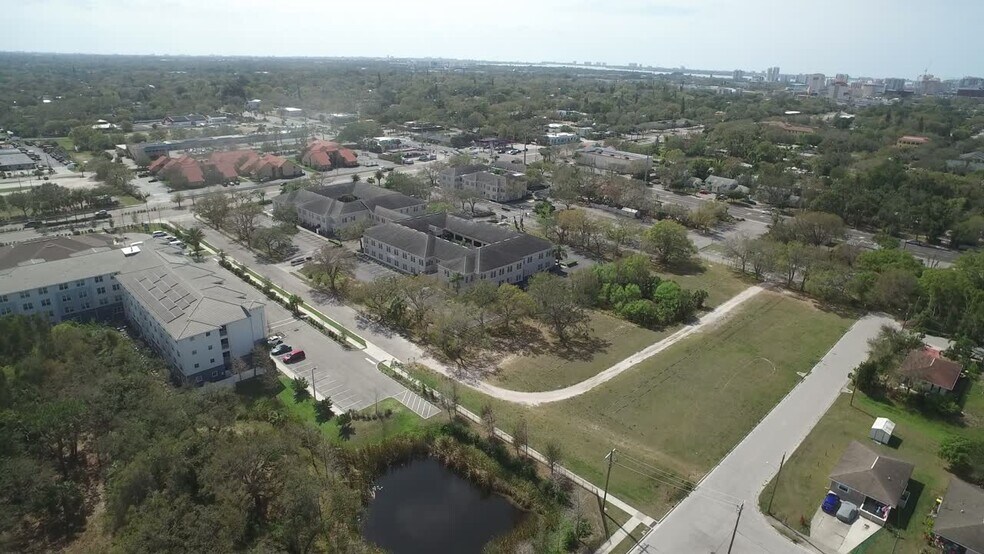 2801 Fruitville Rd, Sarasota, FL à louer - Vidéo sur l’inscription commerciale - Image 2 de 13