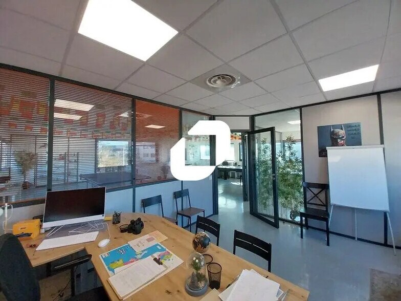 Office in Montpellier for lease - Interior Photo - Image 2 of 12