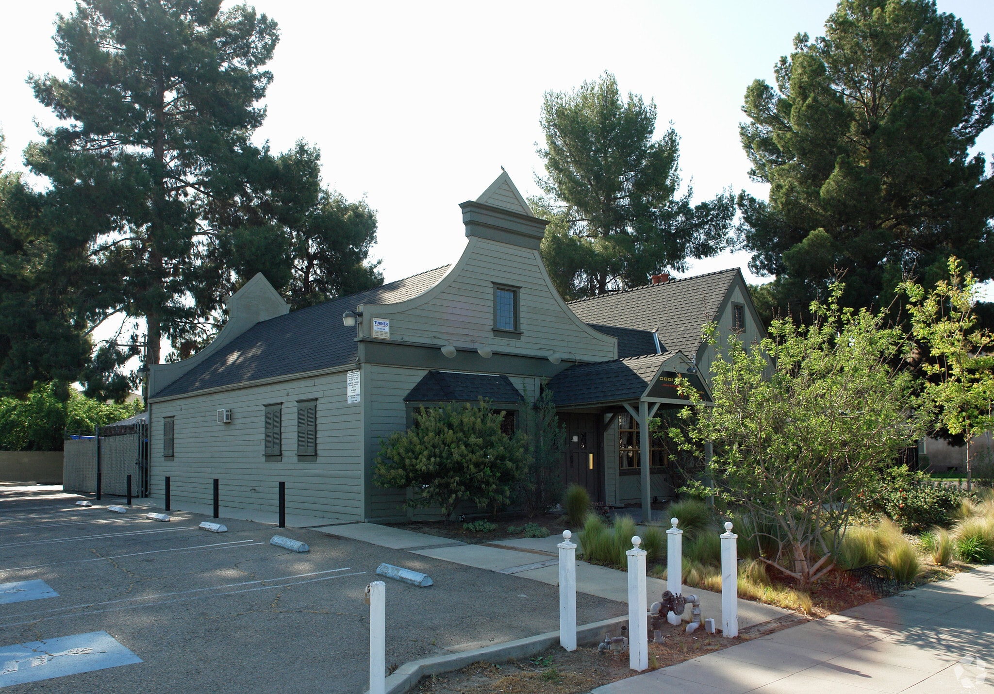 1110-1130 N Van Ness Ave, Fresno, CA for sale Primary Photo- Image 1 of 4