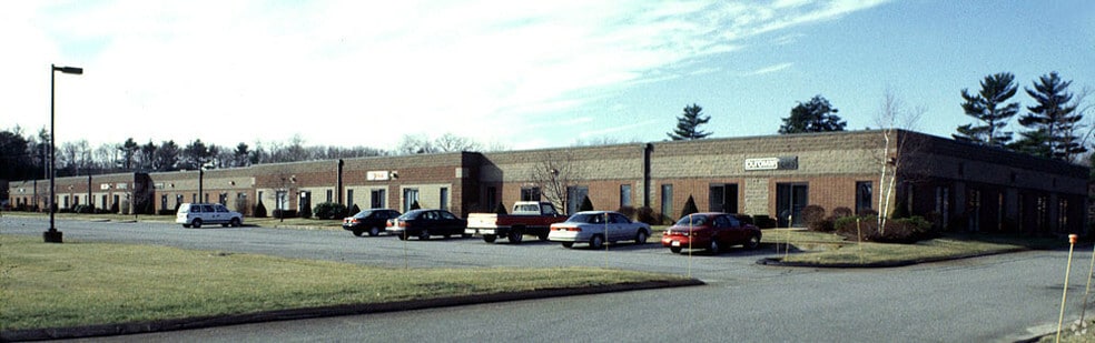 35 Pond Park Rd, Hingham, MA for lease - Building Photo - Image 3 of 12