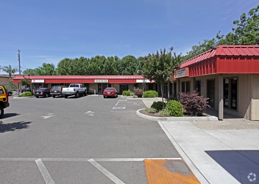 697 N Palora Ave, Yuba City, CA for lease - Building Photo - Image 2 of 2