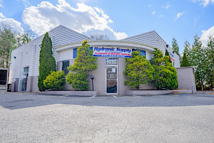 1090 W Jericho Tpke, Commack, NY à vendre - Photo du bâtiment - Image 2 de 15