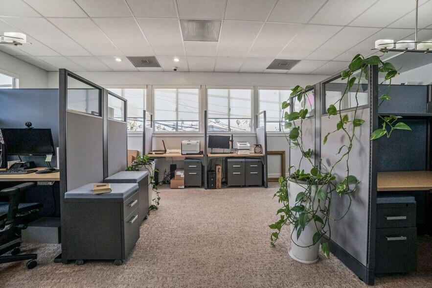 1054 S Robertson Blvd, Los Angeles, CA à vendre - Photo intérieure - Image 2 de 7