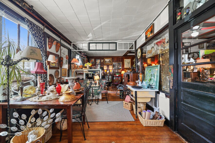 133 Front St, Housatonic, MA à vendre - Photo du bâtiment - Image 3 de 12