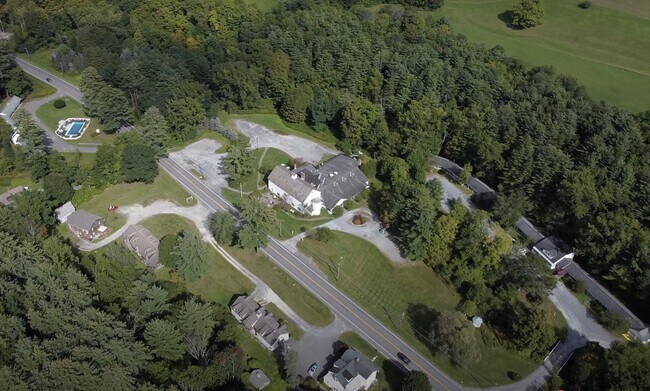 More details for 910 Cold Spring Rd, Williamstown, MA - Hospitality for Sale