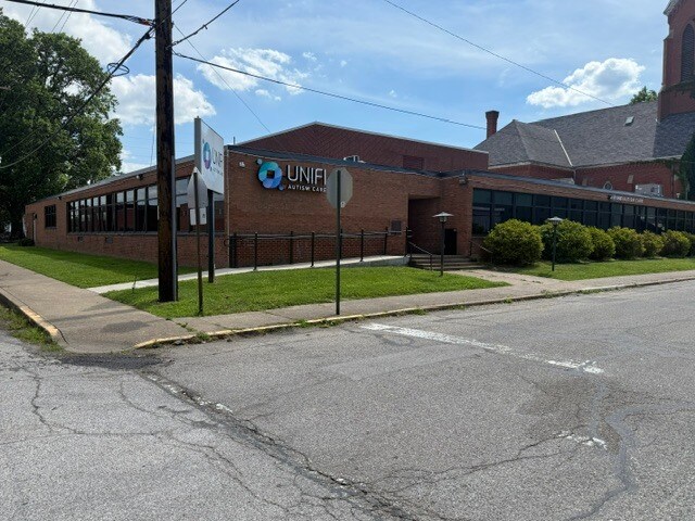1015 W Indiana St, Evansville, IN à louer Photo du bâtiment- Image 1 de 27