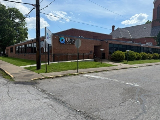 1015 W Indiana St, Evansville, IN à louer Photo du bâtiment- Image 1 de 27