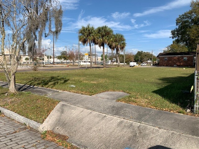 211 E Sligh Ave, Tampa, FL à vendre - Photo du bâtiment - Image 3 de 16