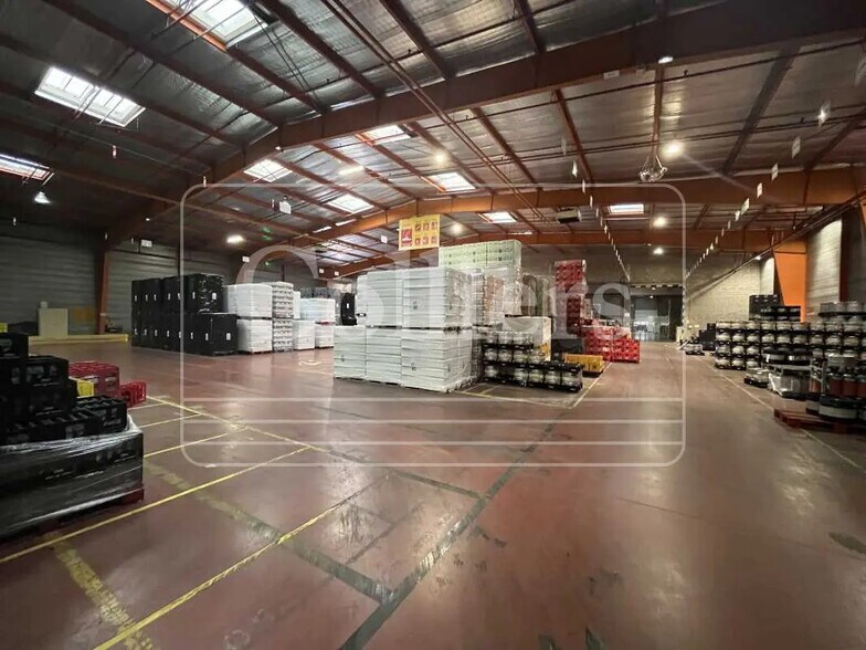 Industrial in Tarascon for lease - Interior Photo - Image 1 of 10