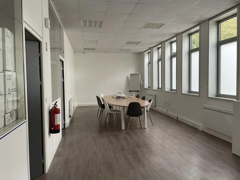 Office in Éragny for lease - Interior Photo - Image 3 of 18