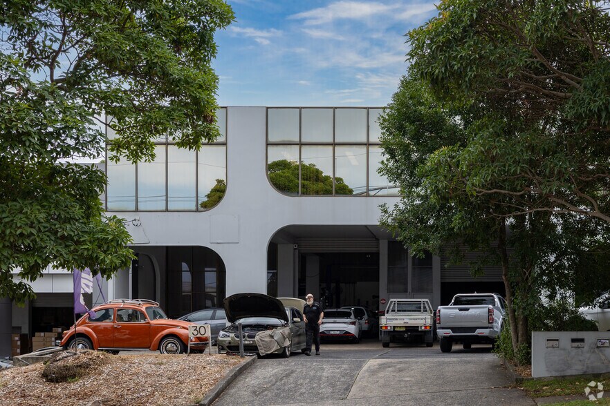 30-32 Roger St, Brookvale for sale - Building Photo - Image 2 of 4