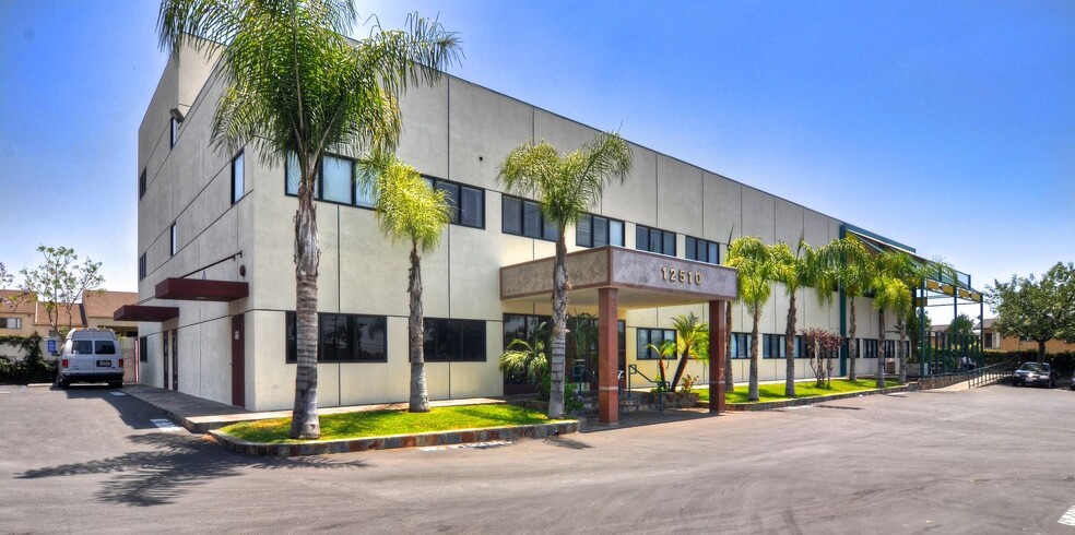 12510 Van Nuys Blvd, Pacoima, CA for lease - Primary Photo - Image 1 of 9