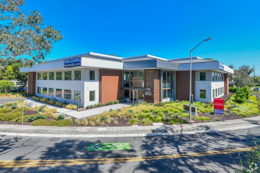 2225 E Bayshore Rd, Palo Alto, CA for lease - Building Photo - Image 1 of 21