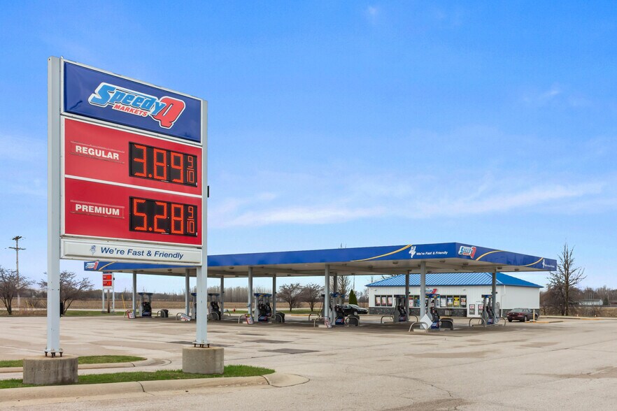 7484 Westside Saginaw Rd, Bay City, MI for sale - Building Photo - Image 2 of 5