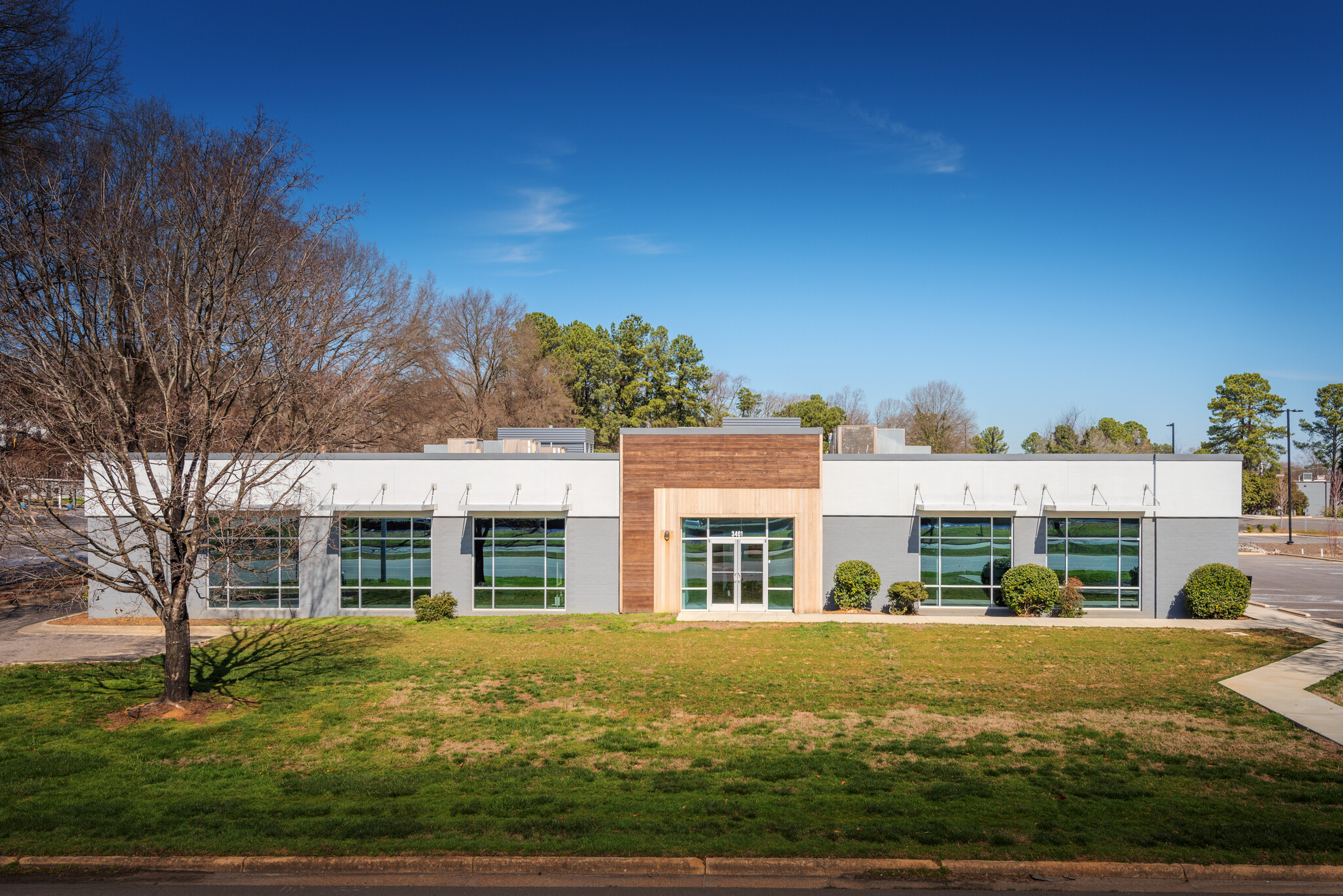 3401 Spring Forest Rd, Raleigh, NC à louer Photo du bâtiment- Image 1 de 9