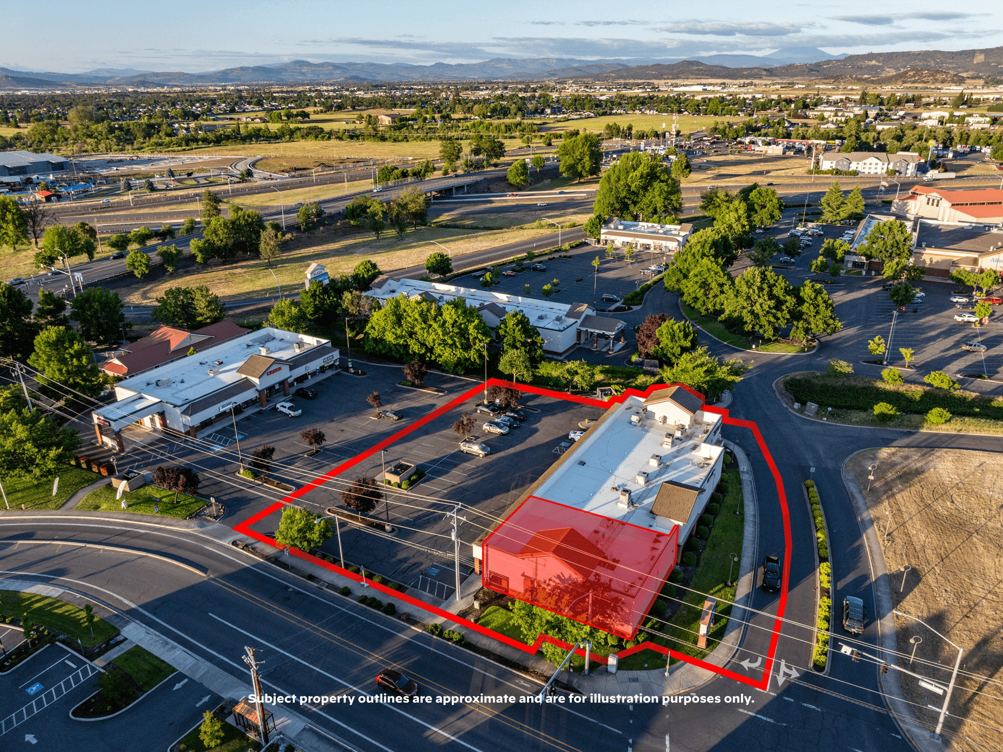 1205-1350 Plaza Blvd, Central Point, OR for lease Interior Photo- Image 1 of 30