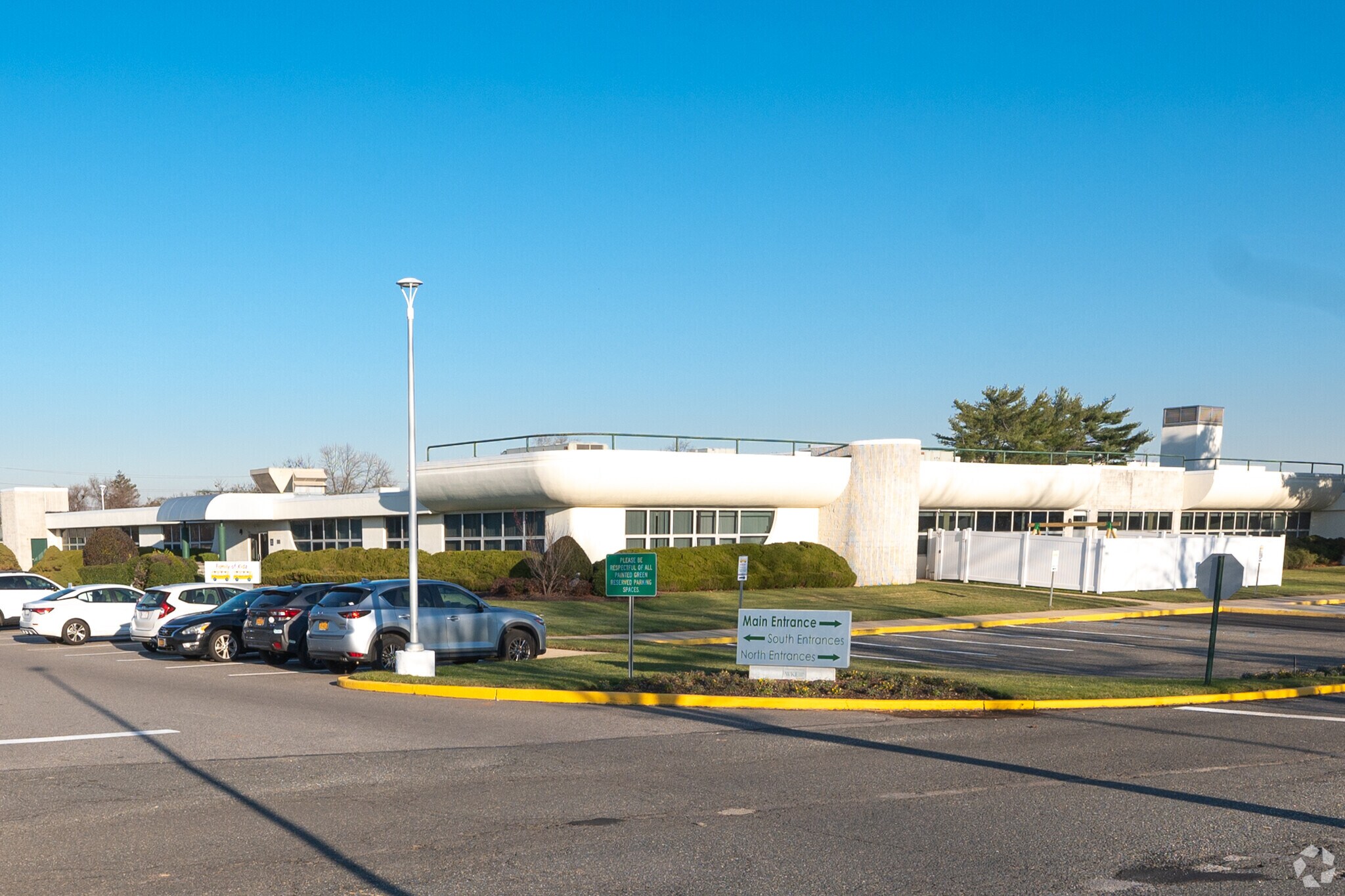 500 Bi-County Blvd, Farmingdale, NY for lease Primary Photo- Image 1 of 5